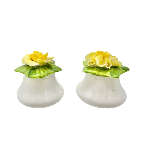 Vintage English Fine Bone China Salt and Pepper Shakers White with Yellow Flower - Picture 2 of 5